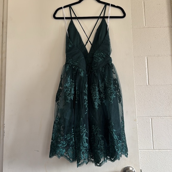 NWT Deep V-Neck Floral Jacquard Dress - Picture 2 of 2